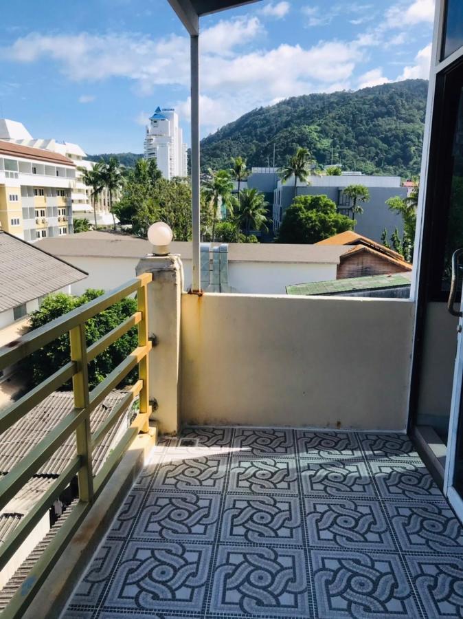Happy Holidays Hotel Patong Buitenkant foto