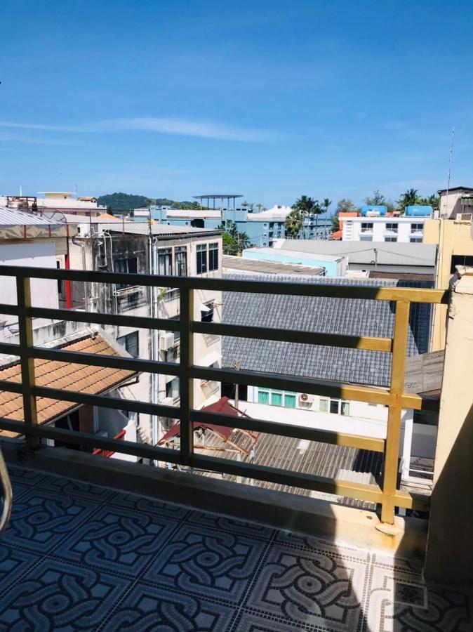 Happy Holidays Hotel Patong Buitenkant foto
