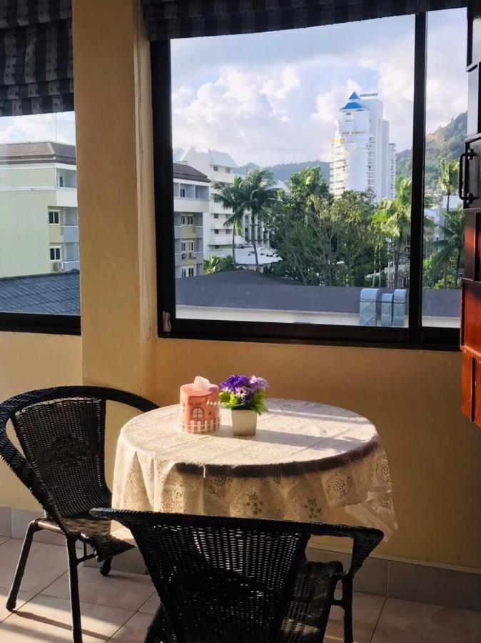Happy Holidays Hotel Patong Buitenkant foto