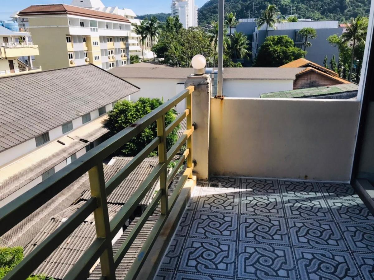 Happy Holidays Hotel Patong Buitenkant foto