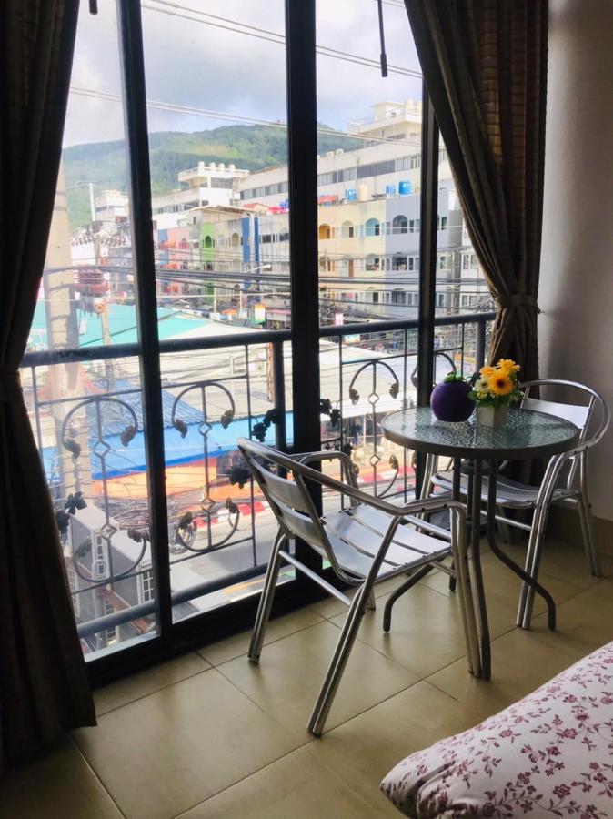 Happy Holidays Hotel Patong Buitenkant foto
