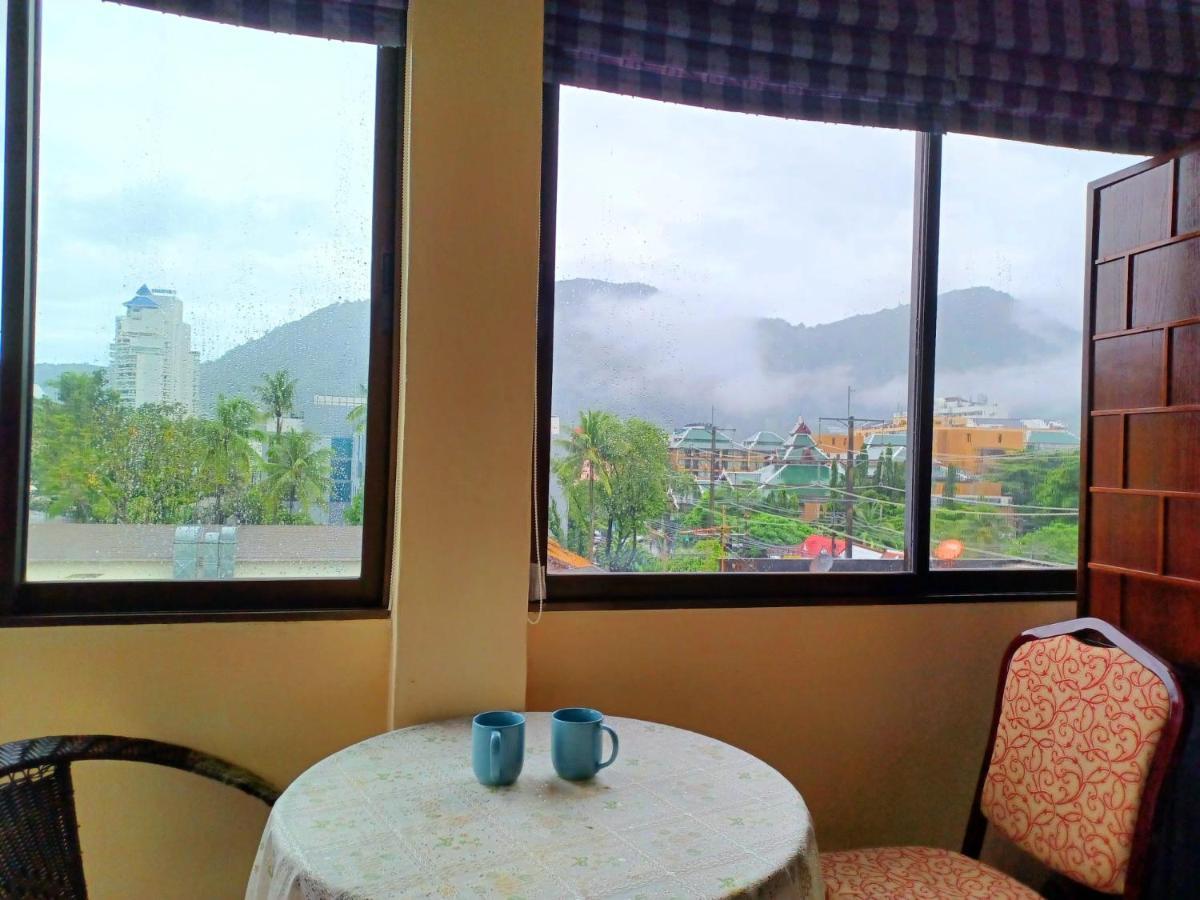 Happy Holidays Hotel Patong Buitenkant foto