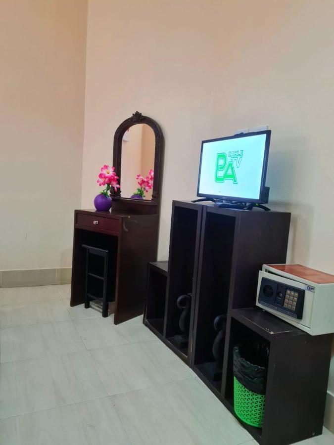 Happy Holidays Hotel Patong Buitenkant foto