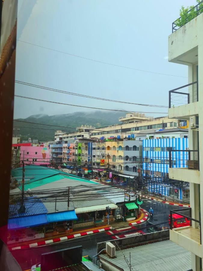 Happy Holidays Hotel Patong Buitenkant foto