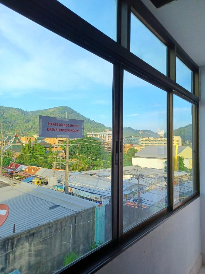 Happy Holidays Hotel Patong Buitenkant foto